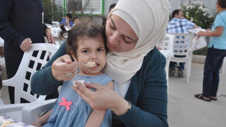 İHH’dan Suriyeli yetimler için iftar