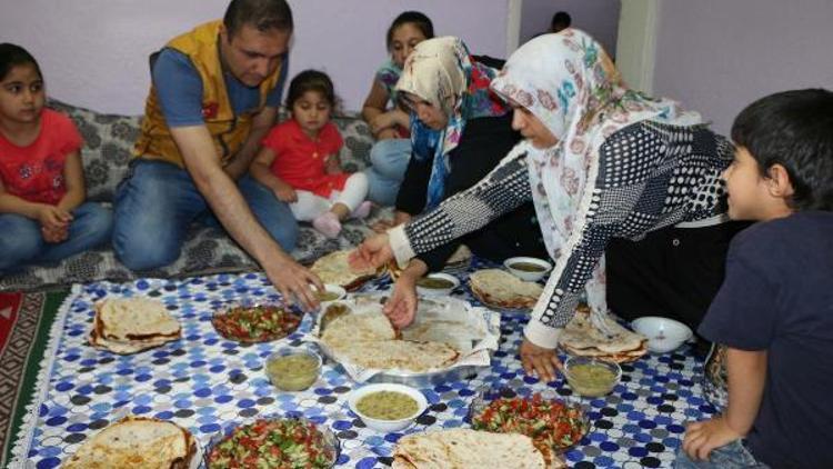 Yetim ve öksüzlere ziyaret