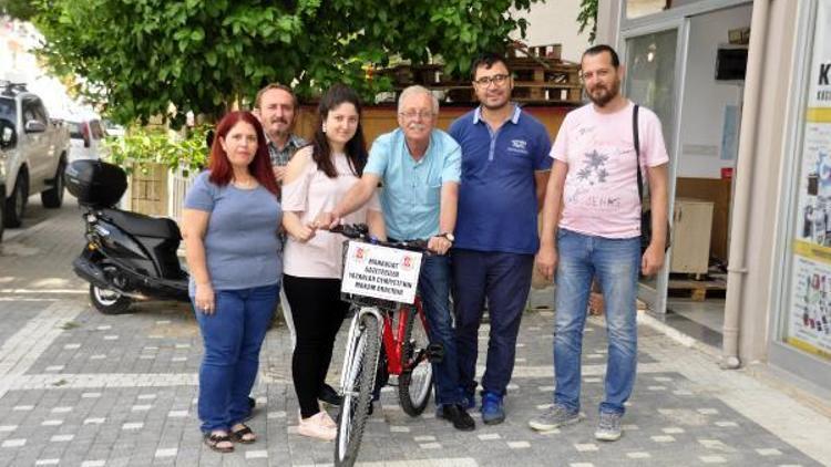 Gazetecilerin makam aracı bisiklet