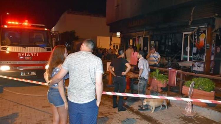 Marmaris’te yanan bar için turistler kampanya başlattı