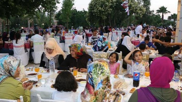 Belediyeden yetimlere iftar