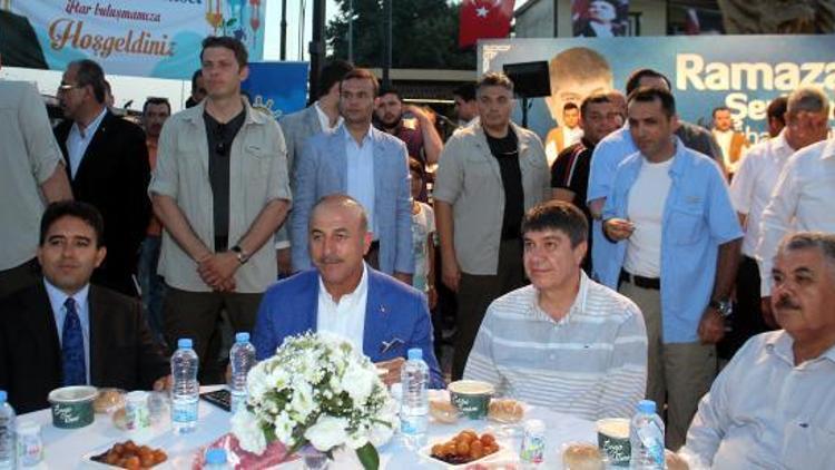 Bakan Çavuşoğlu: Bu (Katar) krizin çozümü için herkes Cumhurbaşkanımızı arıyor