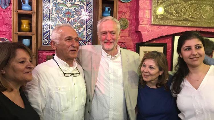 Corbyn, zaferini Türk restoranında kutladı