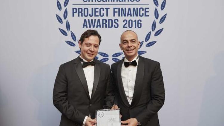 Ak Portföy’e Orta ve Doğu Avrupanın en iyi güneş enerjisi proje finansman ödülü