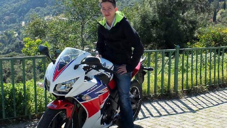 Alkollü yayaya çarpan motosiklet sürücüsü hayatını kaybetti