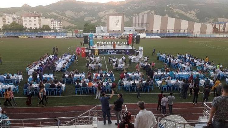 Tuncelide Alevi-Sunni kardeşliği iftarı