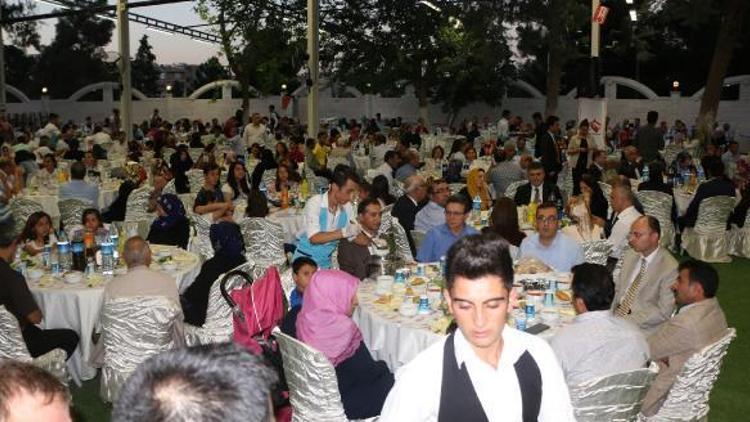 Şehit aileleri ve gaziler iftarda bir araya geldi (yeniden)