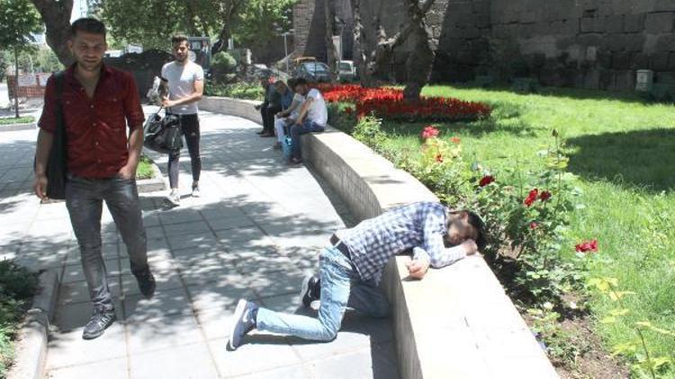 Kayseri Cumhuriyet Meydanı’nda bonzai dramı