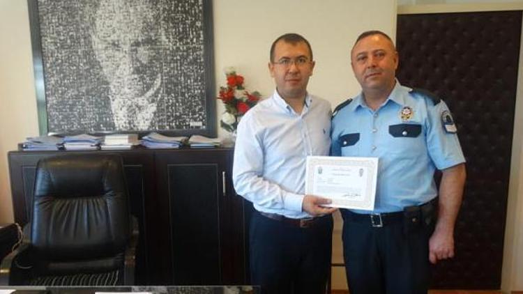 Şarköyde silahlı kavgayı engelleyen polise ödül verildi