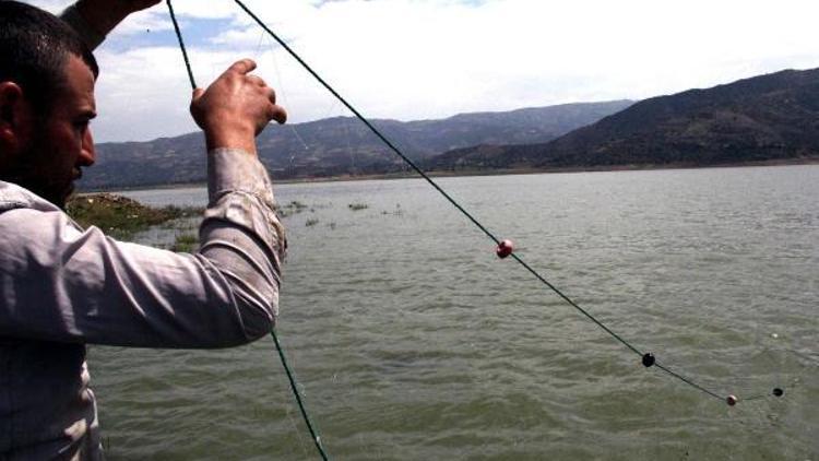 Beydağ Baraj Gölüne 80 bin yavru balık bırakılacak