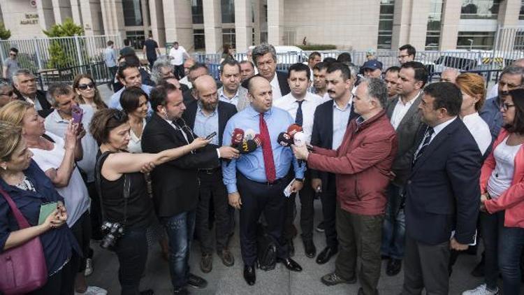 Enis Berberoğlunun avukatından adliye önünde açıklama