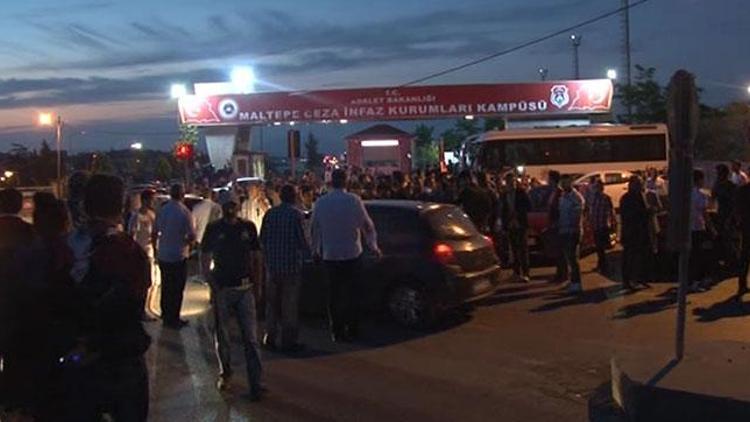 CHPlilerden Berberoğlu’na destek nöbeti