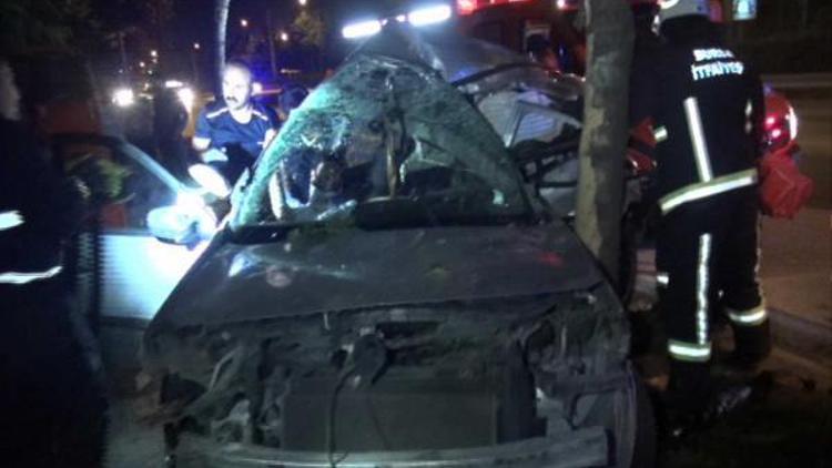 Sürücünün makas attığı otomobil, ağaca çarptı; 1 yaralı