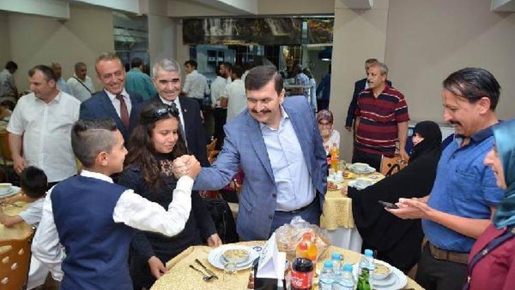 Erzincan’da koruyucu ailelere iftar yemeği