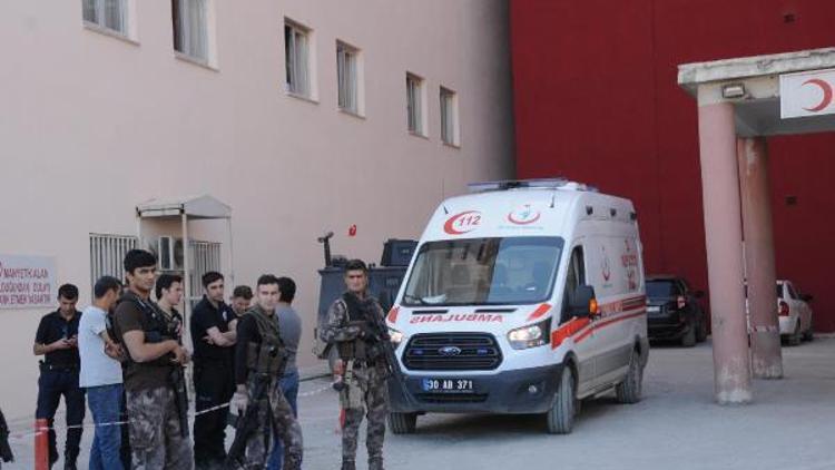 Hakkaride suikaste hazırlanan 1 PKKlı ölü ele geçirildi - fotoğraf