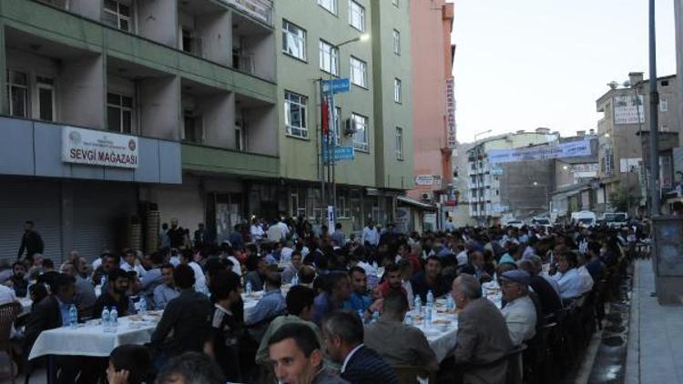 VADAŞ ve VEBSAŞ Hakkaride iftar yemeği verdi