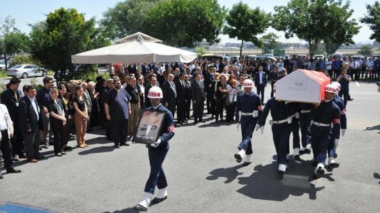 Kaptan Pilot Gürcan Mantının cenazesi için ilk tören THY Eğitim Başkanlığında yapıldı