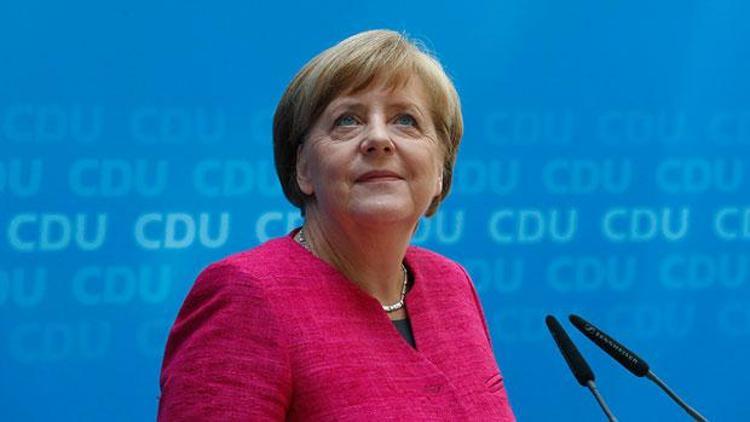 Sözcüsü: Merkel Köln’deki yürüyüşü önemsiyor