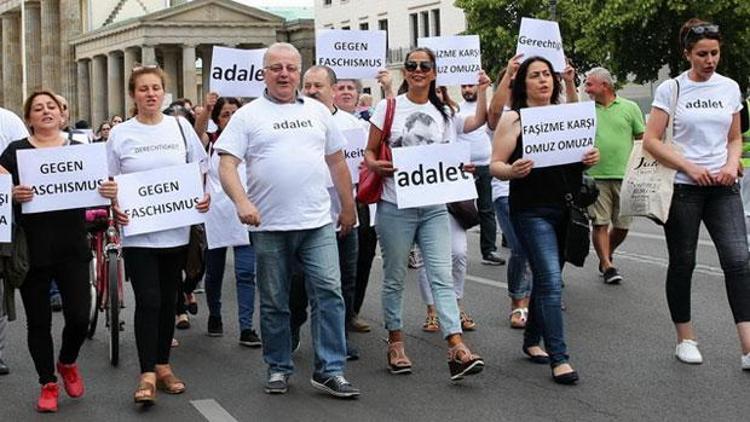 Berlinli CHP’lilerden ‘Adalet’ yürüyüşü