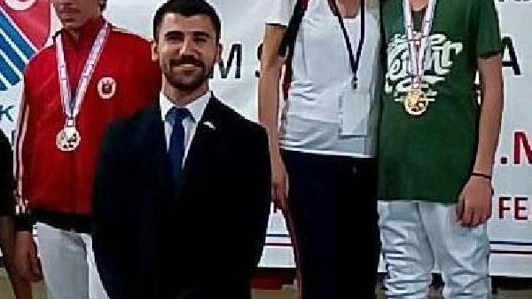 Denizlili minik eskrimci Baran, Türkiye şampiyonu oldu