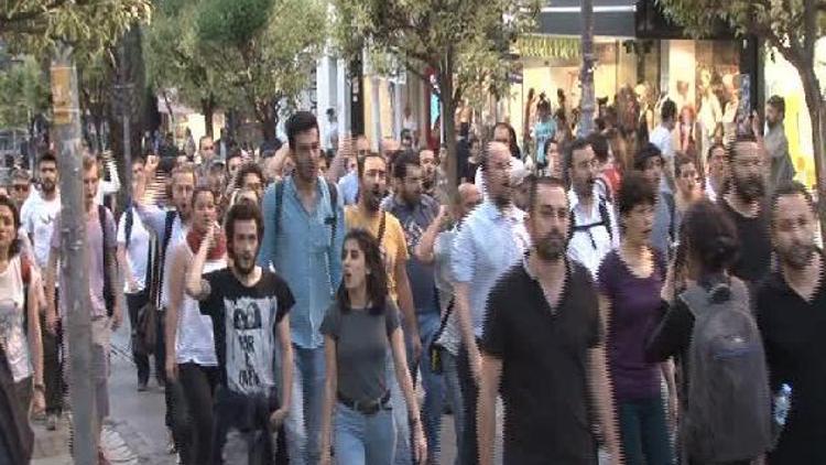 Kadıköyde Nuriye Gülmen ve Semih Özakçaya destek eylemi