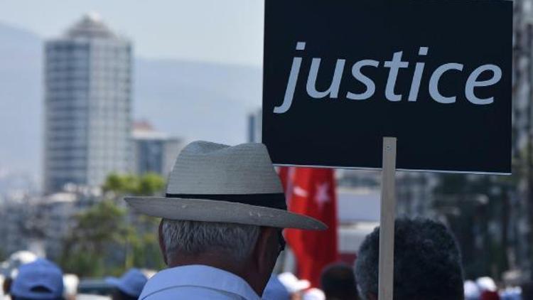CHP İzmir il yönetimi, Adalet yürüyüşüne başladı