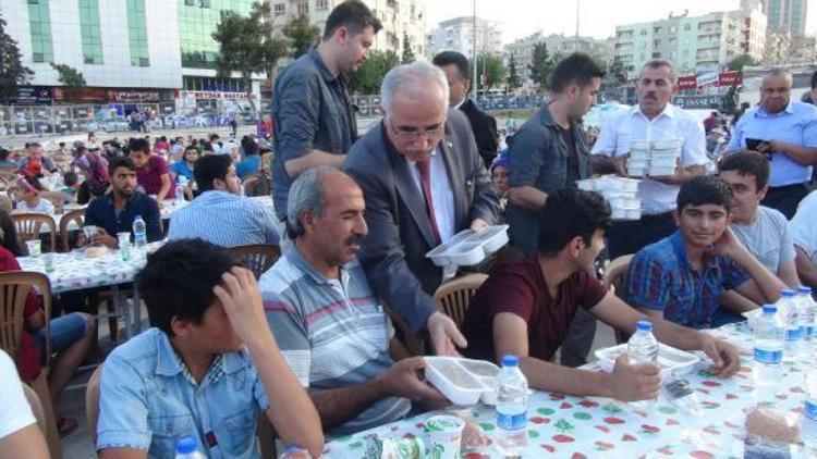 Şanlıurfada valilikten 10 bin kişiye iftar