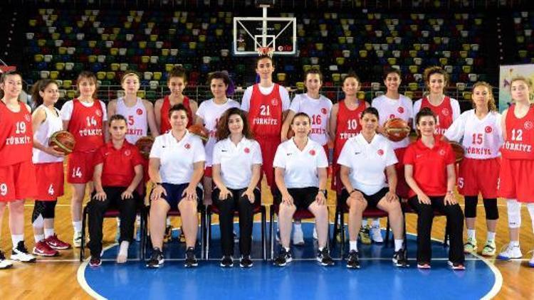 Türkiye İşitme Engelli Kadın Basketbol Milli Takımı Samsunda kampta