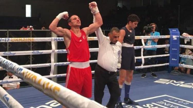 Avrupa Boks Şampiyonasında  75 kiloda milli boksör Birol Aygün üst tura yükseldi