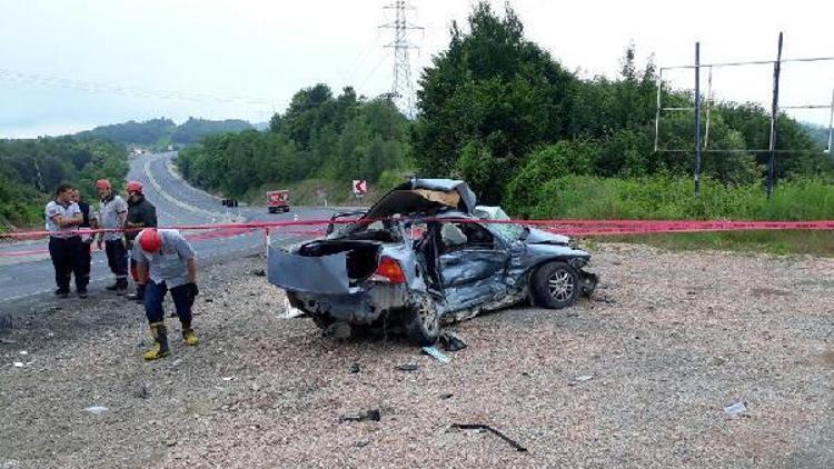 Zonguldakta otomobil ile askeri araç çarpıştı: 1 ölü, 2 yaralı