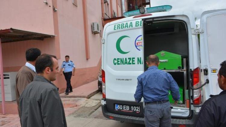 Polisin baskın yaptığı evde bonzai kullanan genç ölü bulundu