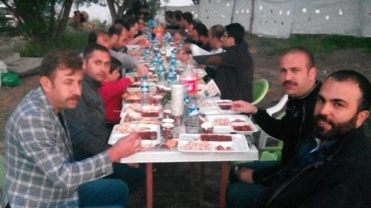 Bitlis Anadolu Lisesi mezunları Adilcevaz’da iftar açtı