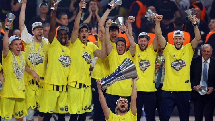 Euroleague heykeli dikiliyor