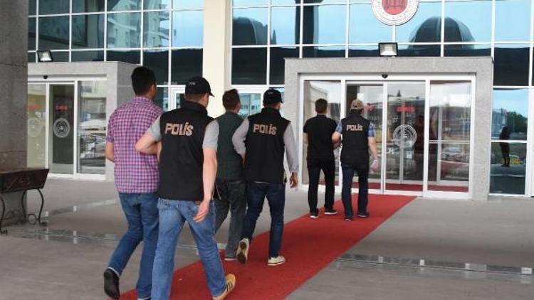 Edirnede FETÖ soruşturmasında 3 asker tutuklandı