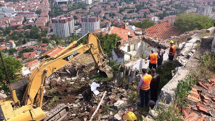 Gökçek: 20 binden fazla gecekondu yıktık