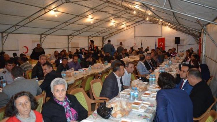 Kızılay  şubesinden 1200 kişiye iftar yemeği