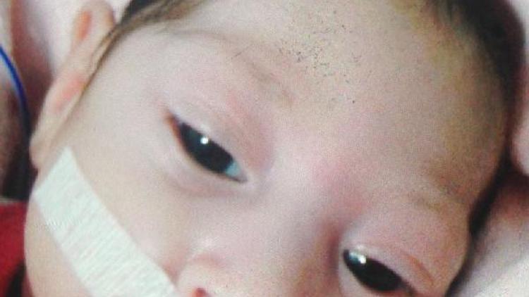 Annesinin sütünü emerken fenalaşan 2 aylık Suriyeli bebek öldü