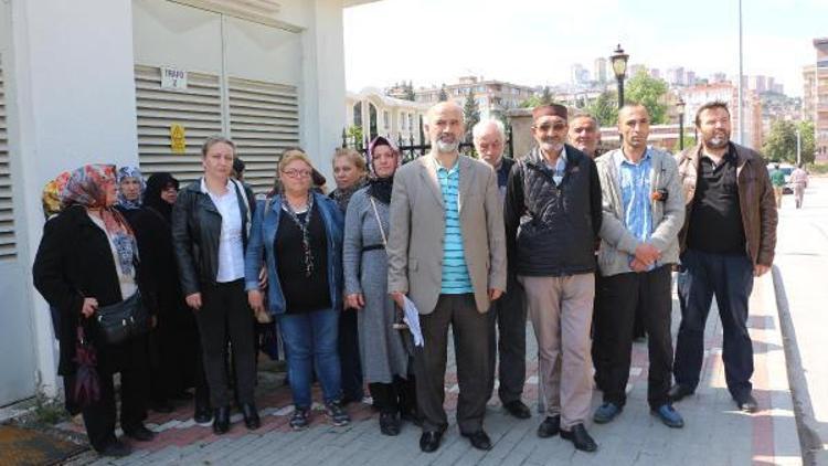 Depremzedelerin evlerini boşaltmaları için tebligat yapıldı