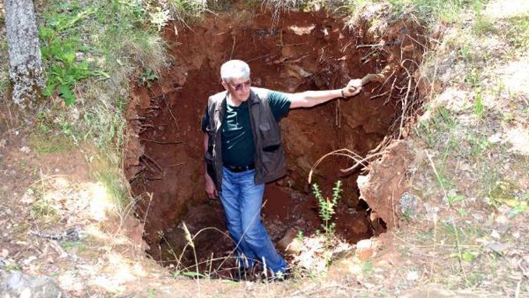 Kırklarelinde tarihi taş mezarlar talan edildi