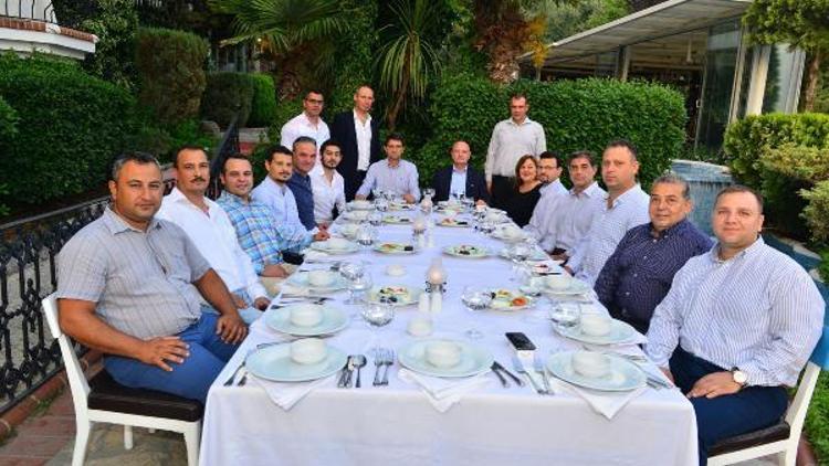 Servisçiler iftarda buluştu