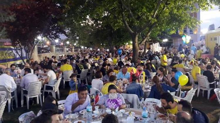 Denizli Fenerbahçeliler Platformu geleneksel iftar yemeğini verdi