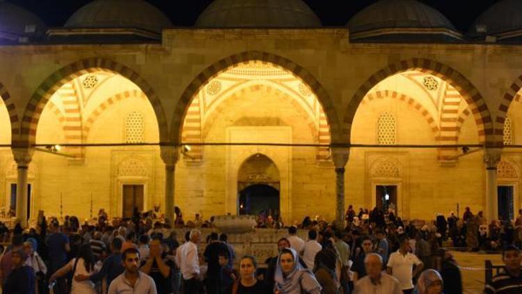 Selimiye Camii, Kadir gecesinde dolup taştı