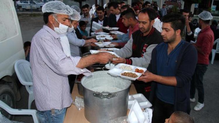 Muradiyede vatandaş devlet iftarda buluştu