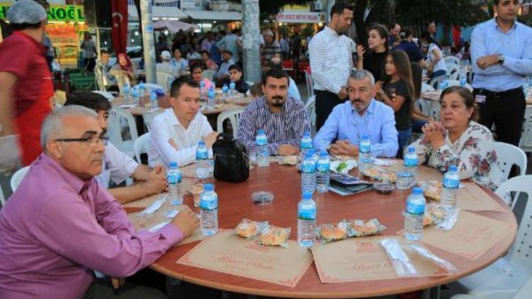 Gaziemirde 2 bin kişilik iftar