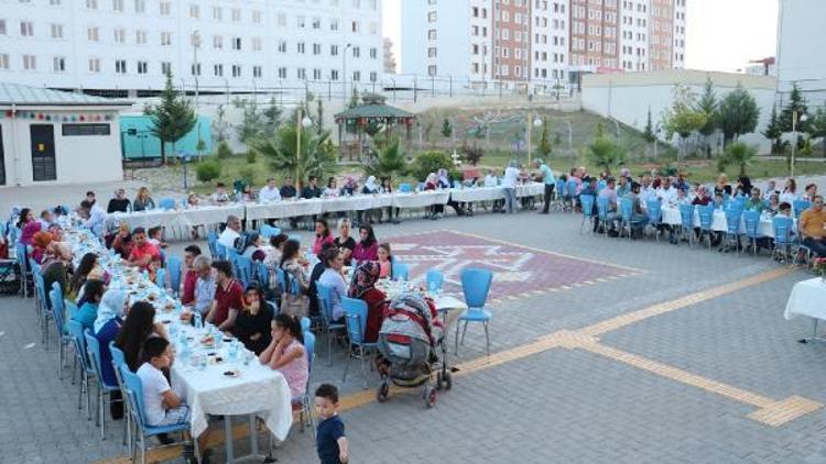 KYK personeli, şehit ailesiyle iftar yaptı