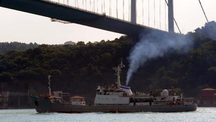 Rus istihbarat toplama gemisi İstanbul Boğazından geçti