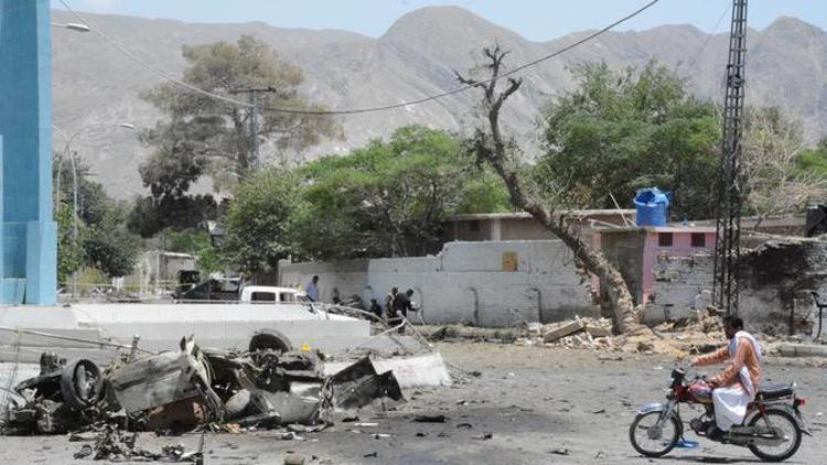 Pakistandaki bombalı saldırılarda ölü sayısı 63e yükseldi