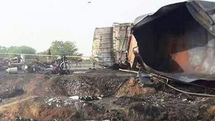 Pakistanda yakıt tankeri faciasında 100’den fazla ölü