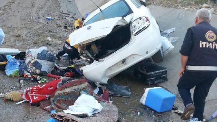 Koyulhisarda trafik kazası: 2 ölü