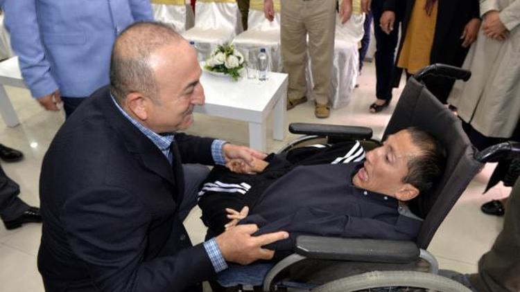 Bakan Çavuşoğlu: Başkalarına saygı duymak düşer